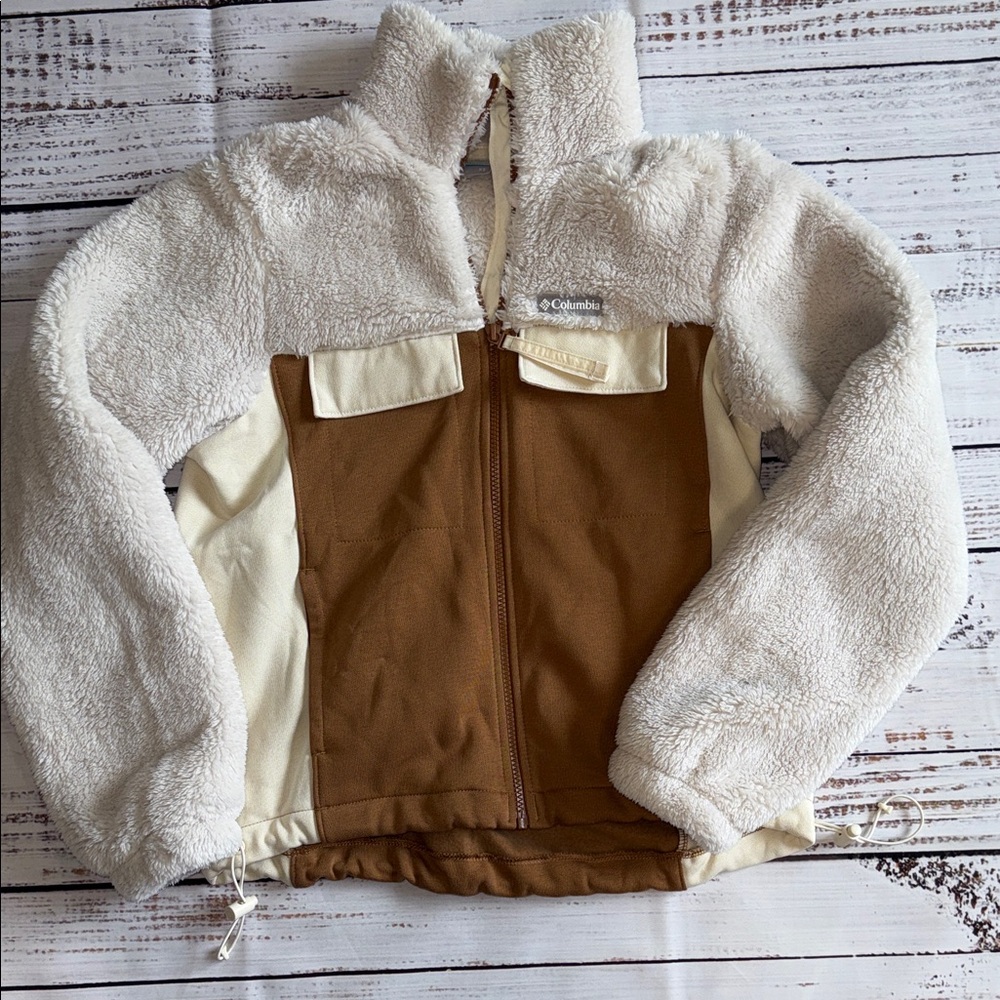 Columbia Women’s Tan and Cream Fleece Jacket